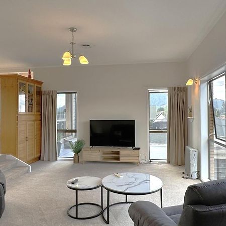 Spacious Retreat With Mountain View Rotorua Exterior foto
