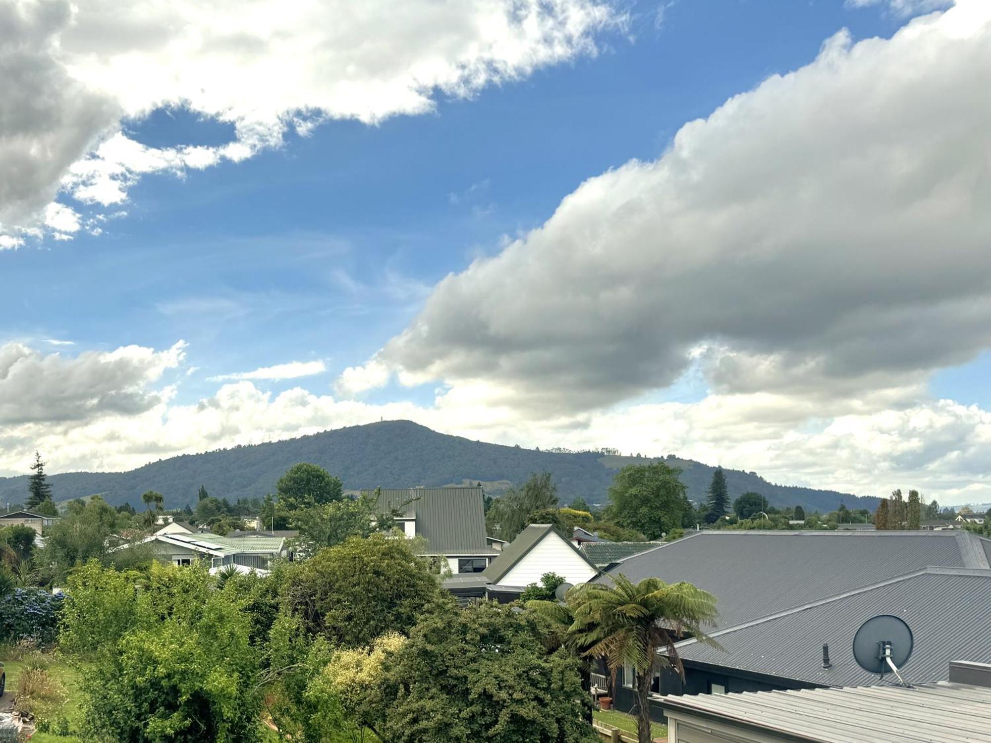 Spacious Retreat With Mountain View Rotorua Exterior foto